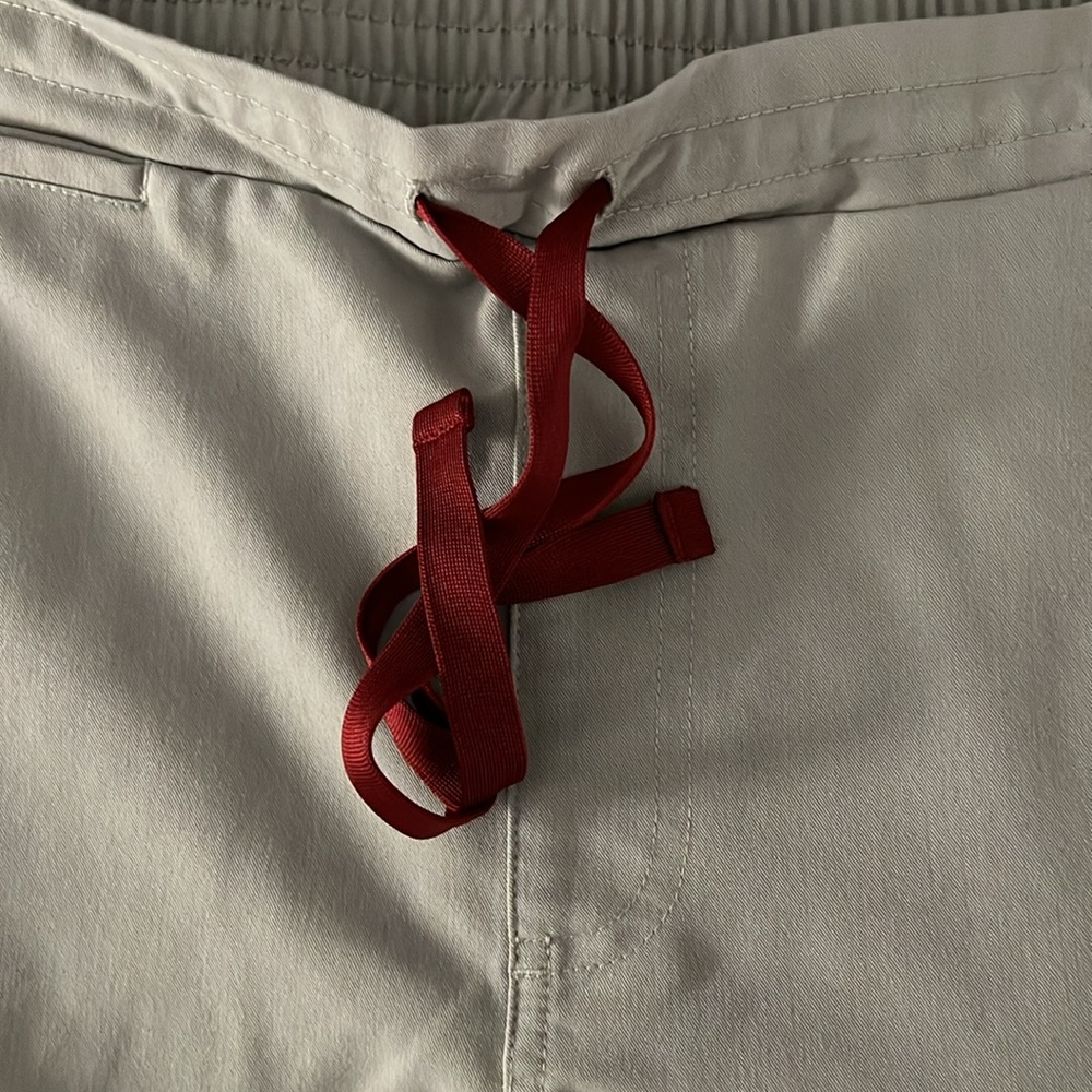 Figs Yola Women's Skinny Scrub Pants in Light Gray - Picture 4 of 5